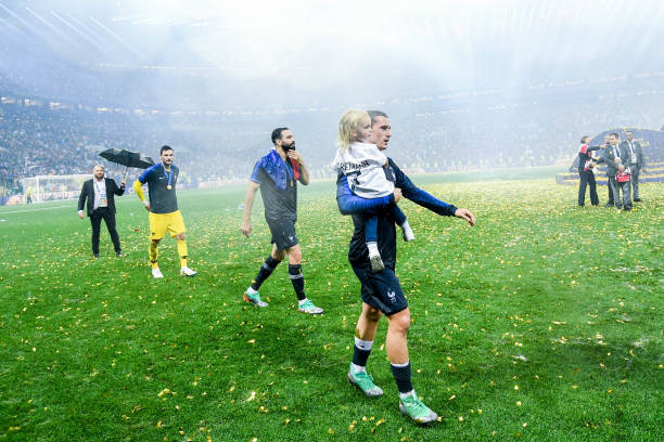 足球不仅是 足球不仅是