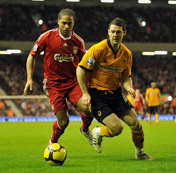 为曼联提供 为曼联提供